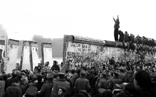 berlin-wall-falling-1